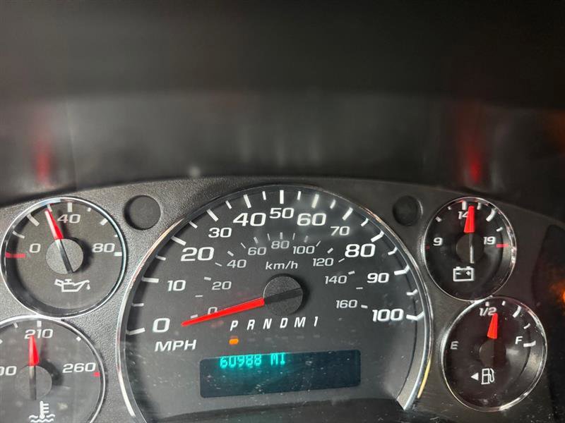 Used 2011 Chevrolet Express 2500 image 17