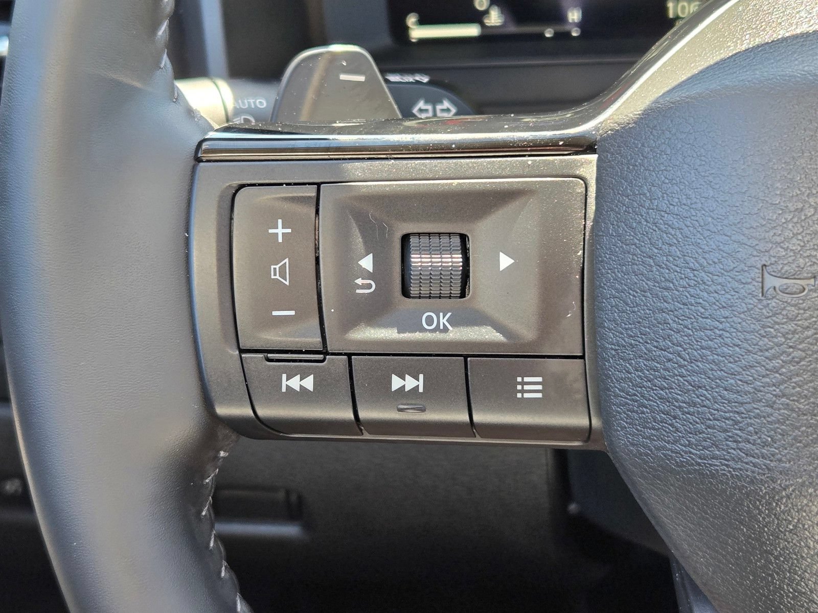 Used 2026 Nissan Rogue Platinum w/ Platinum Premium Package AWD/4WD image 32