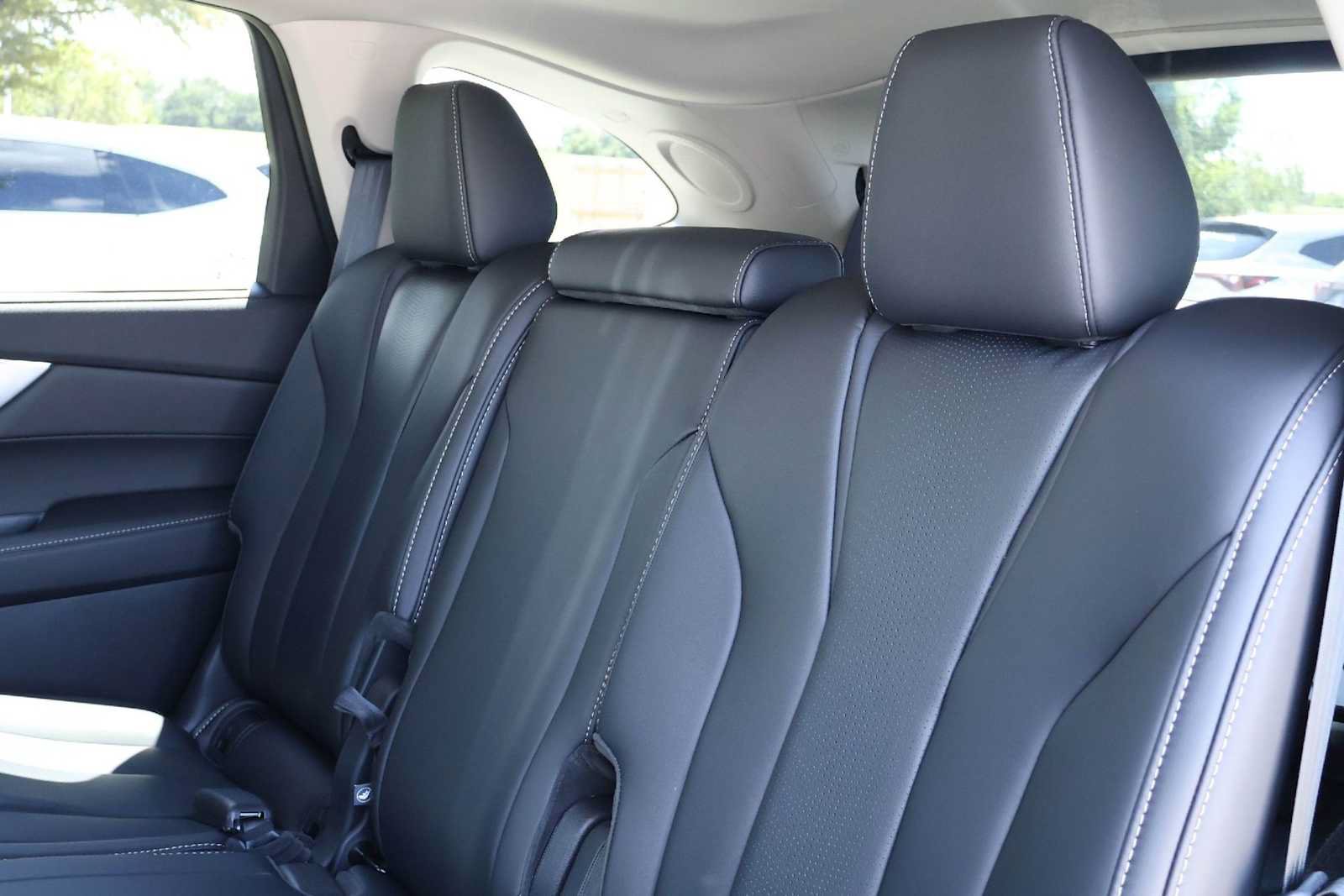 Certified 2026 Acura MDX w/ Technology Package FWD image 13