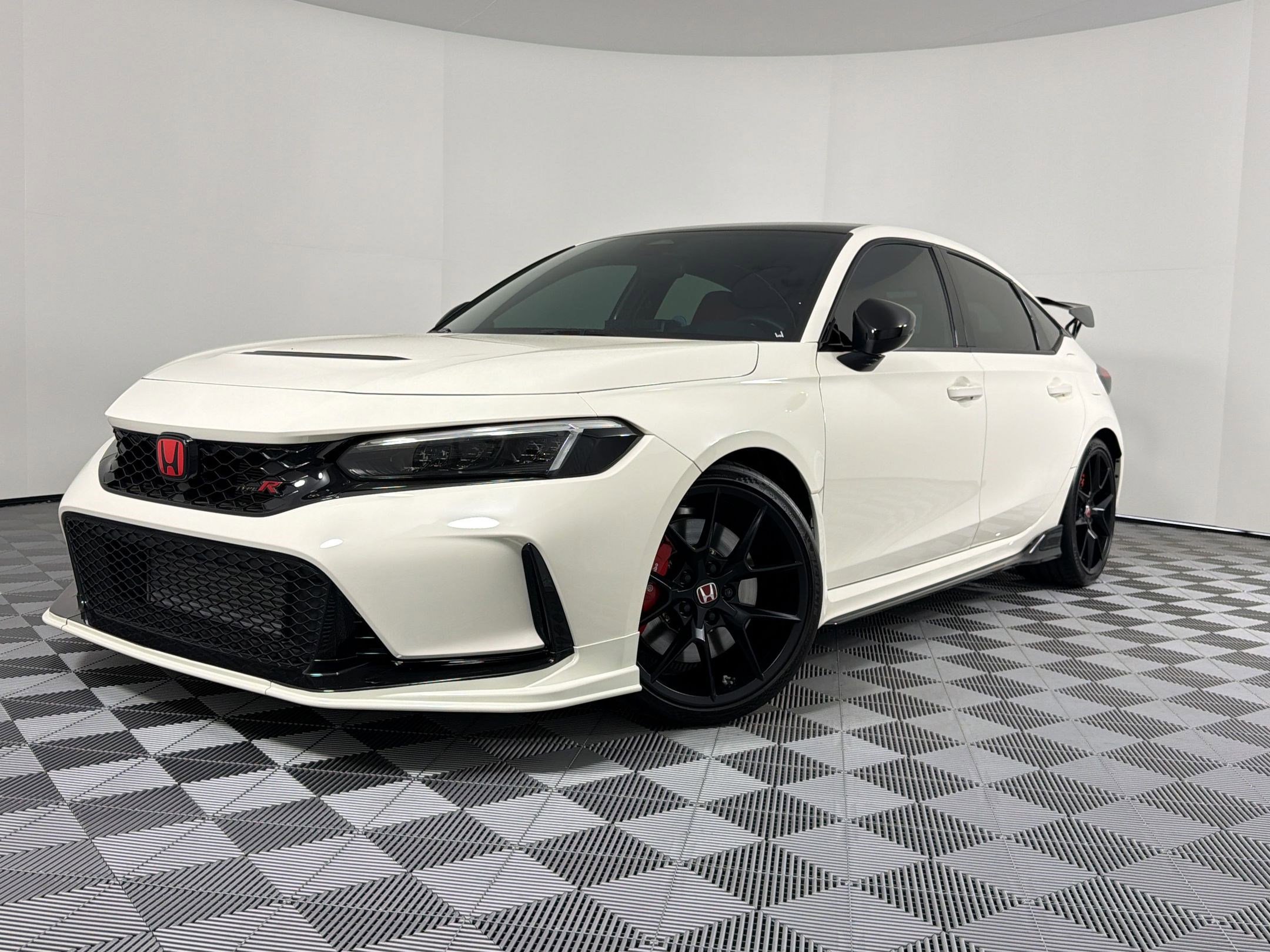 Used 2025 Honda Civic Type R image 1