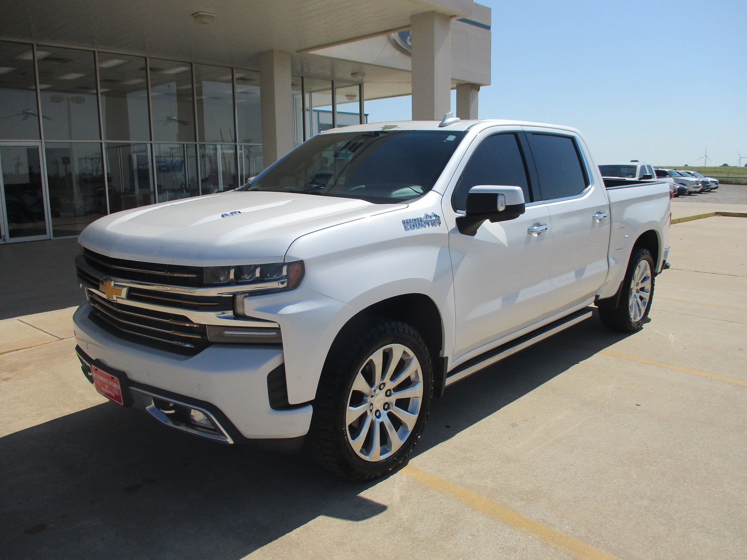 Used 2020 Chevrolet Silverado 1500 High Country w/ Technology Package AWD/4WD image 2
