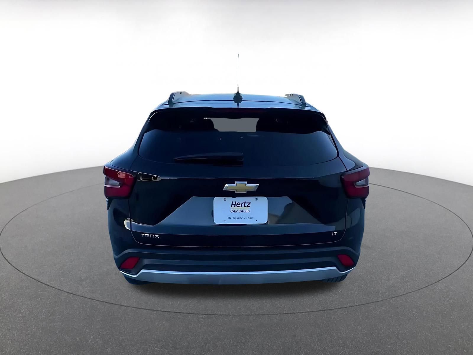 Used 2025 Chevrolet Trax LT w/ LT Convenience Package image 12