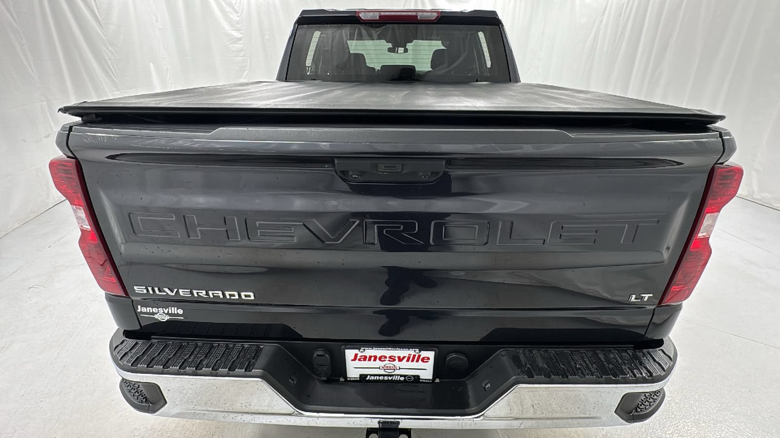 Used 2022 Chevrolet Silverado 1500 LT AWD/4WD image 4
