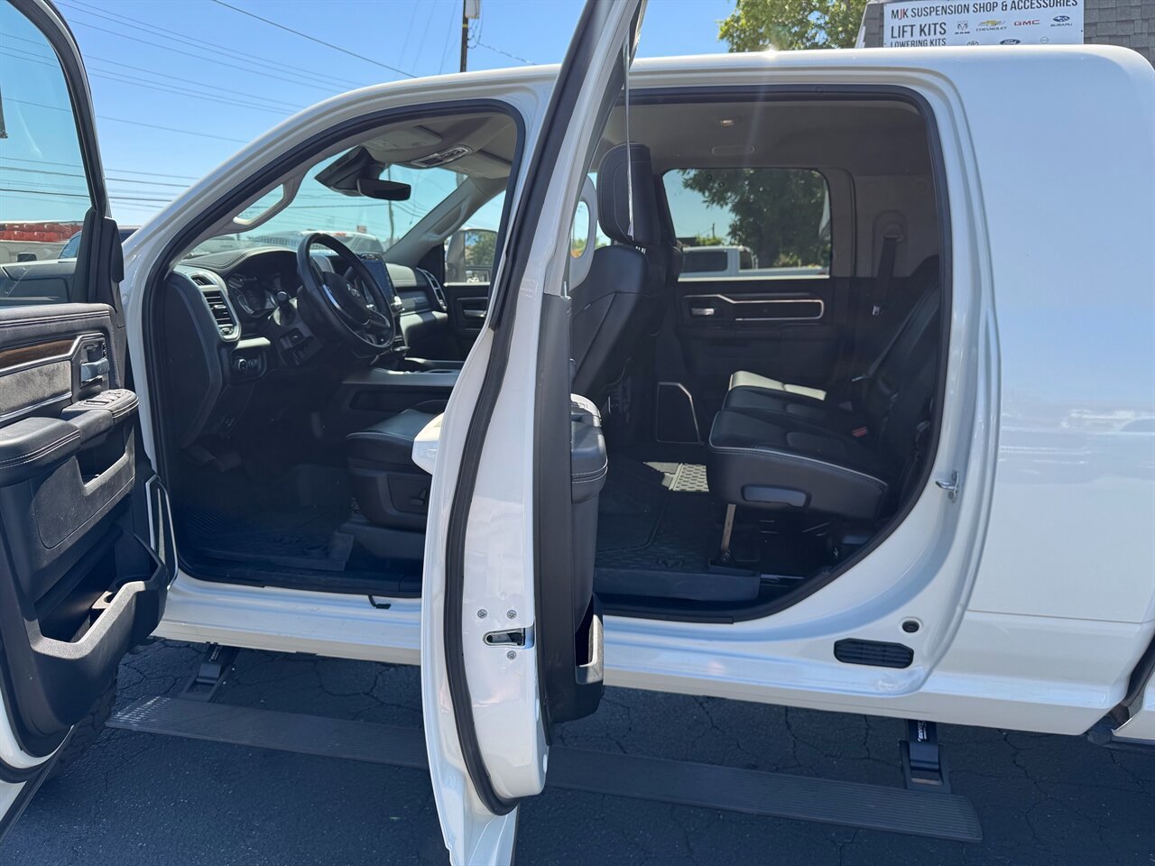 Used 2023 RAM 2500 Laramie AWD/4WD image 9