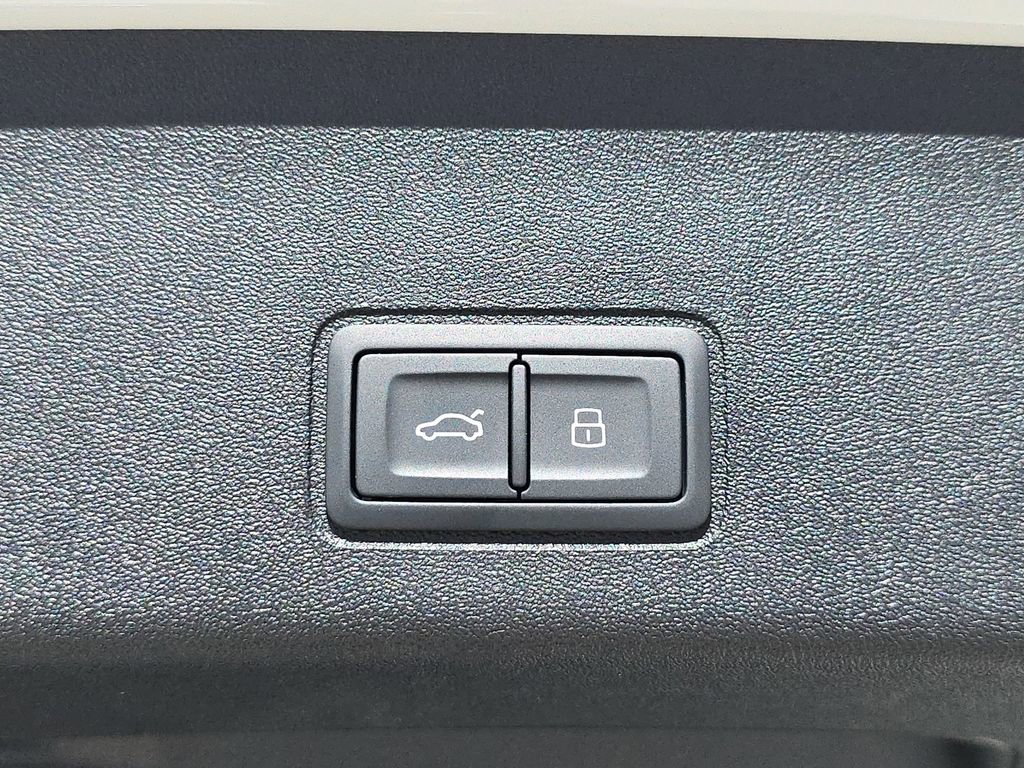 New 2026 Audi Q3 quattro 2.0T image 13