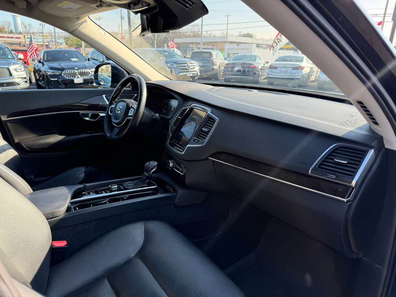 Used 2019 Volvo XC90 T6 Momentum w/ Protection Package Premier image 24