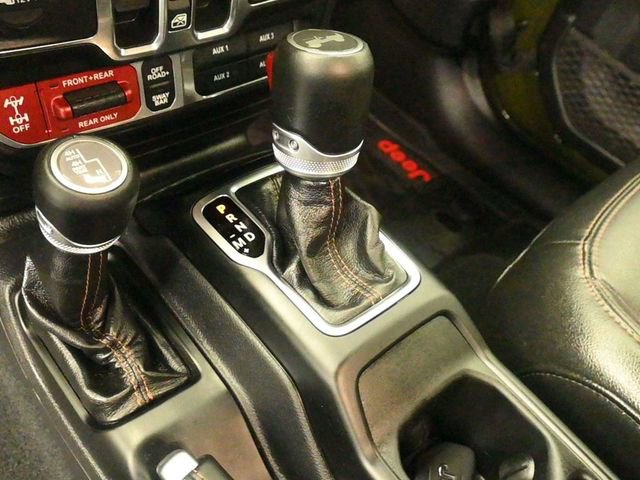 Used 2022 Jeep Wrangler Unlimited Rubicon w/ Xtreme Recon 35" Tire Package image 17