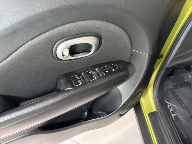Used 2017 Kia Soul Base image 8