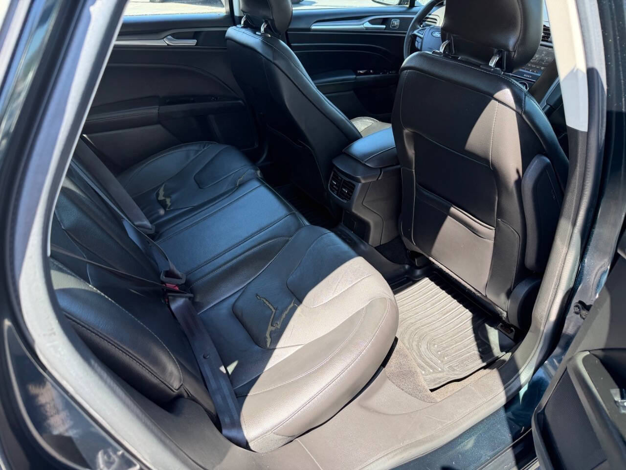 Used 2014 Ford Fusion Titanium FWD image 21