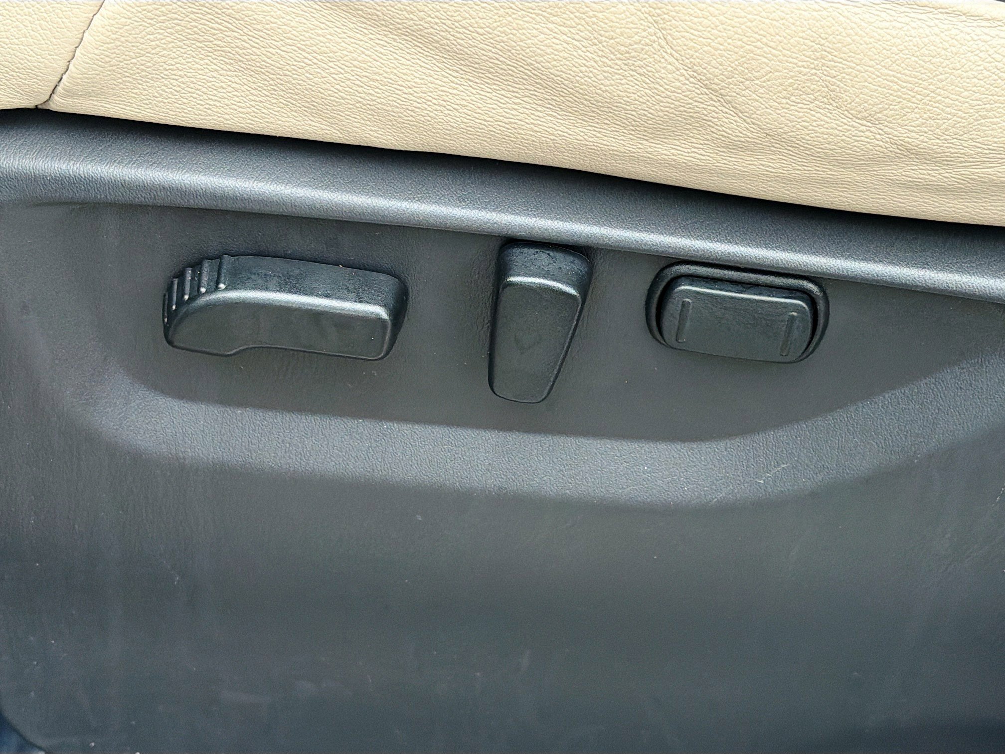 Used 2022 Nissan Armada SL image 25
