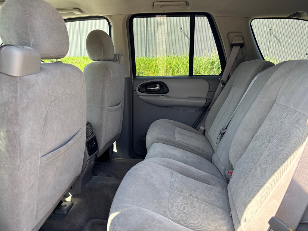 Used 2006 Chevrolet TrailBlazer LS w/ LS Preferred Equipment Group AWD/4WD image 11