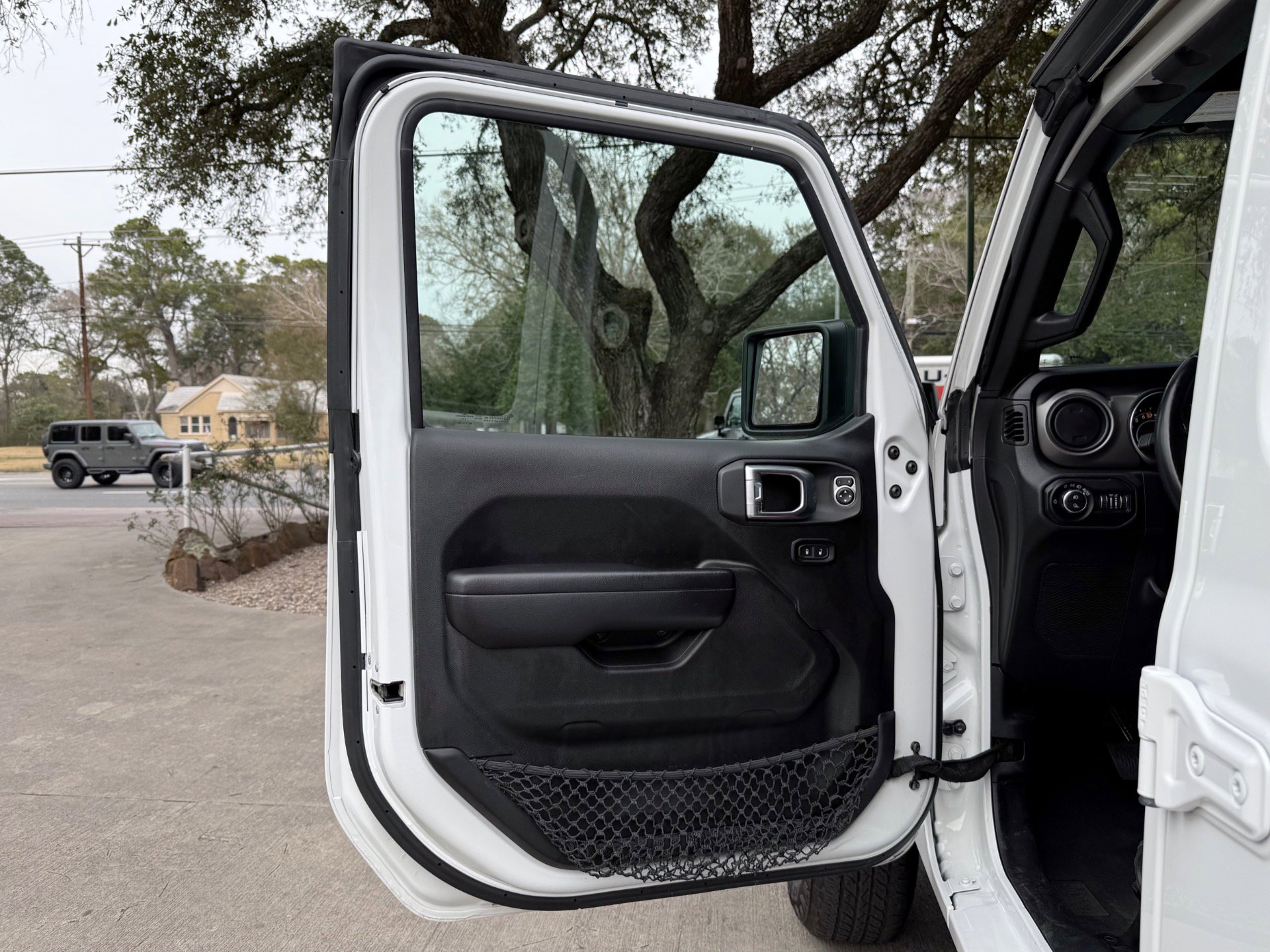 Used 2021 Jeep Gladiator Sport image 17