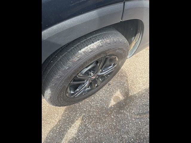 Certified 2023 GMC Terrain AT4 w/ Tech Package AWD/4WD image 15
