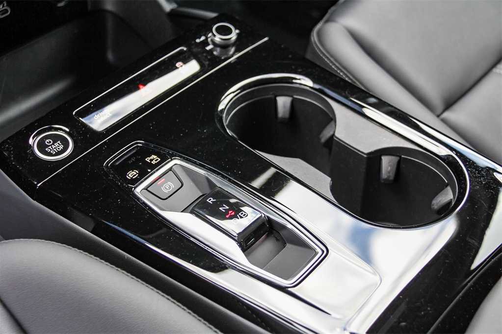 Used 2025 Audi Q6 e-tron Premium w/ Convenience Package image 19