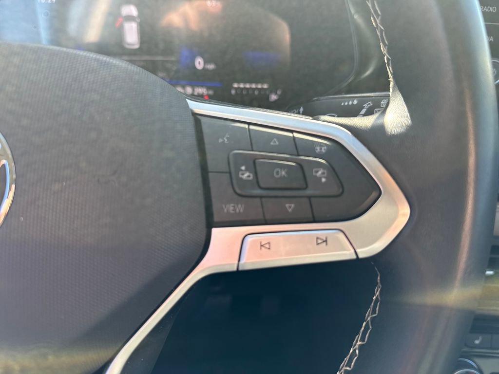 Used 2024 Volkswagen Taos SE image 18