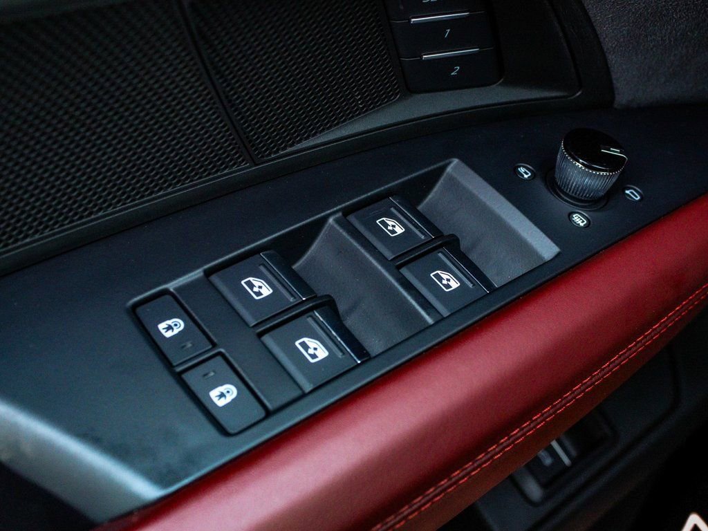 Used 2024 Audi e-tron GT Premium Plus image 10