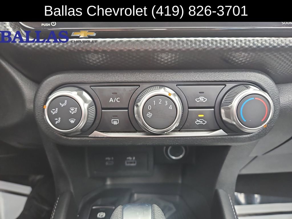 Used 2024 Nissan Kicks SV image 17