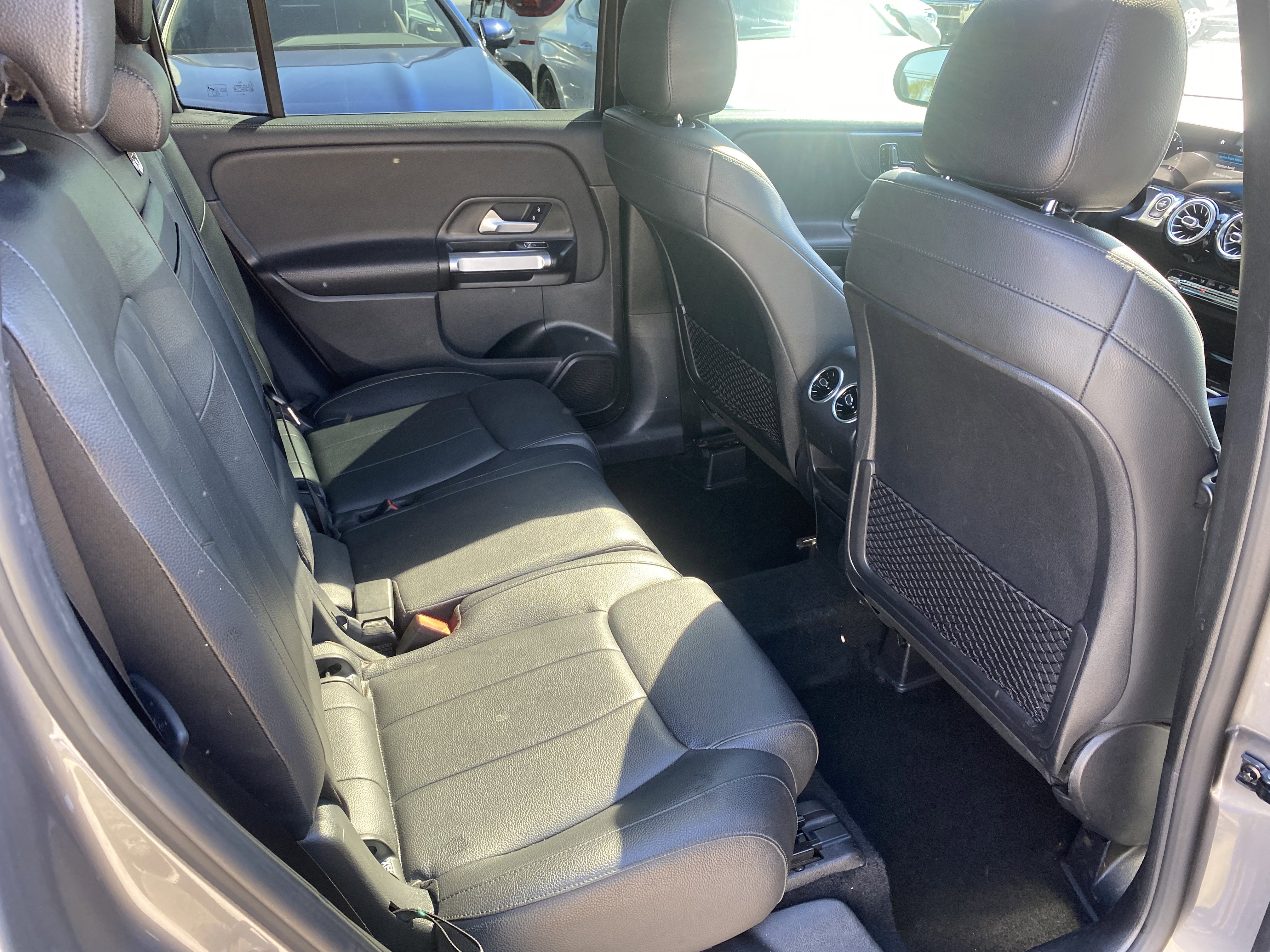 Used 2021 Mercedes-Benz GLB 250 w/ Premium Package image 21