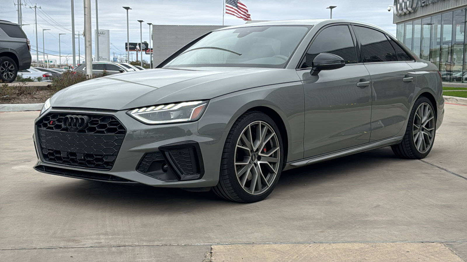 Used 2022 Audi S4 Premium Plus w/ Premium Plus Package image 3