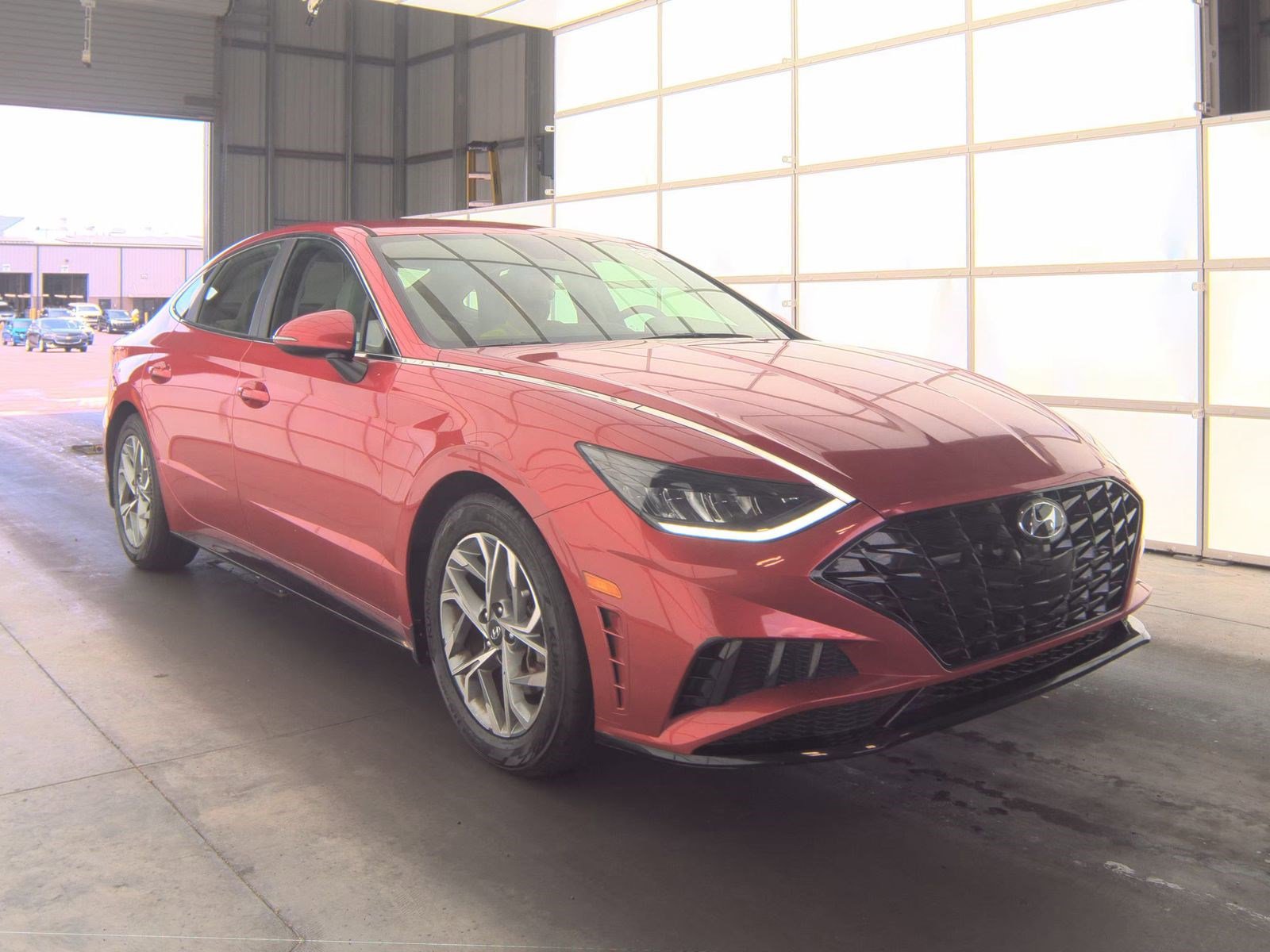 Used 2021 Hyundai Sonata SEL w/ Preferred Accessory Package FWD image 2