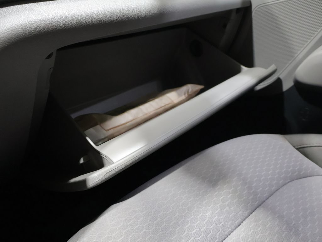 Used 2019 Hyundai Elantra SE FWD image 28