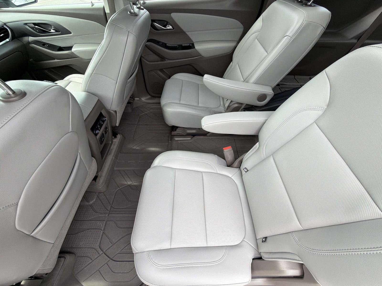 Certified 2021 Chevrolet Traverse Premier FWD image 19