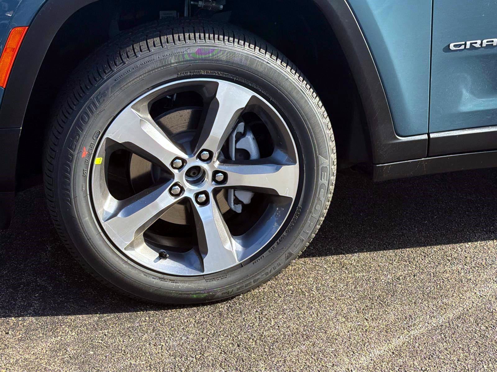 New 2026 Jeep Grand Cherokee Limited AWD/4WD image 5