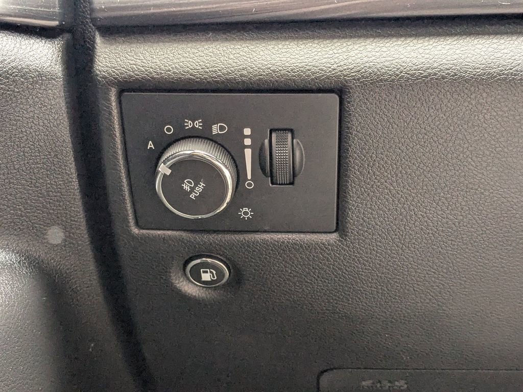 Used 2020 Jeep Grand Cherokee Altitude image 20