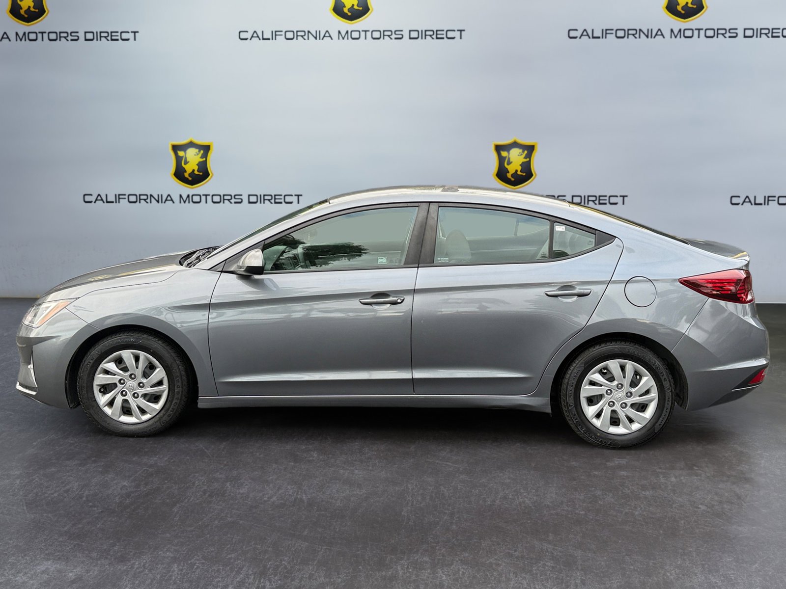 Used 2019 Hyundai Elantra SE image 2