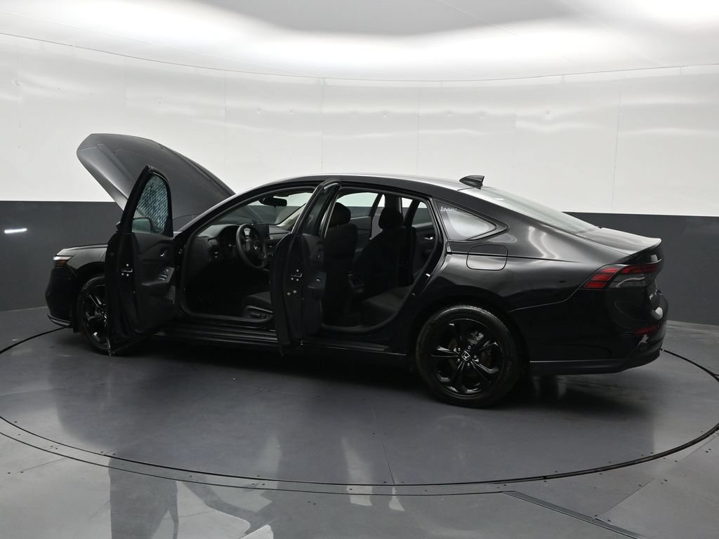 Used 2025 Honda Accord SE image 35