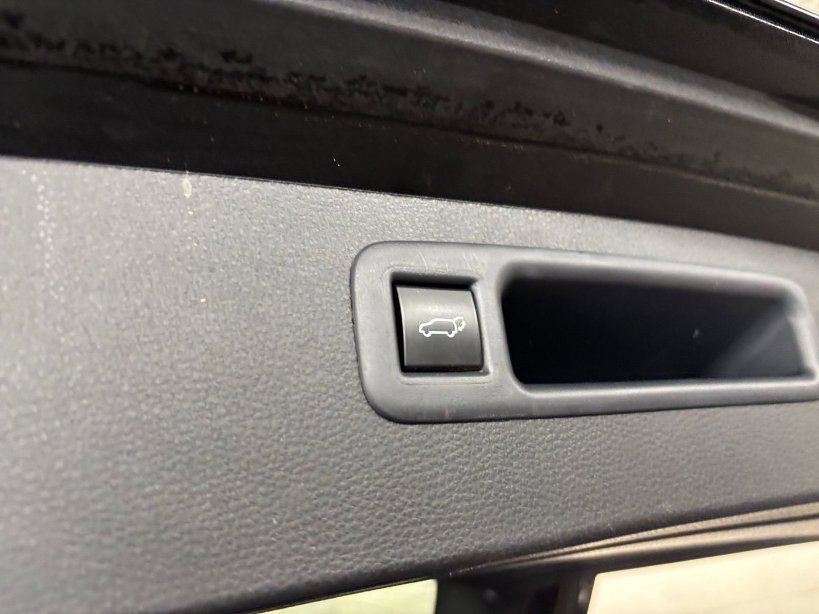 Used 2025 Toyota Highlander XSE AWD/4WD image 21
