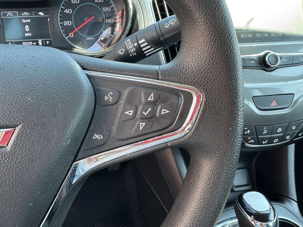 Used 2017 Chevrolet Cruze LT w/ Convenience Package image 11