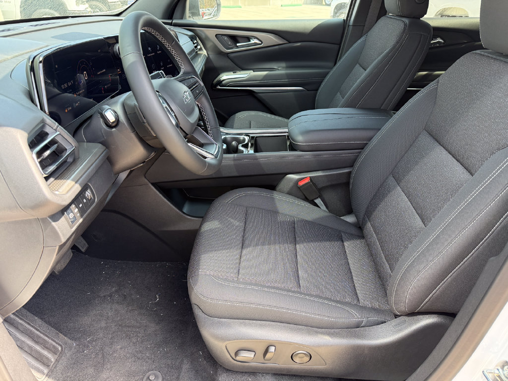 New 2026 Chevrolet Traverse LT w/ Midnight/Sport Edition AWD/4WD image 15
