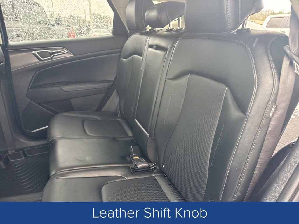 Used 2025 Kia Sportage SX image 25