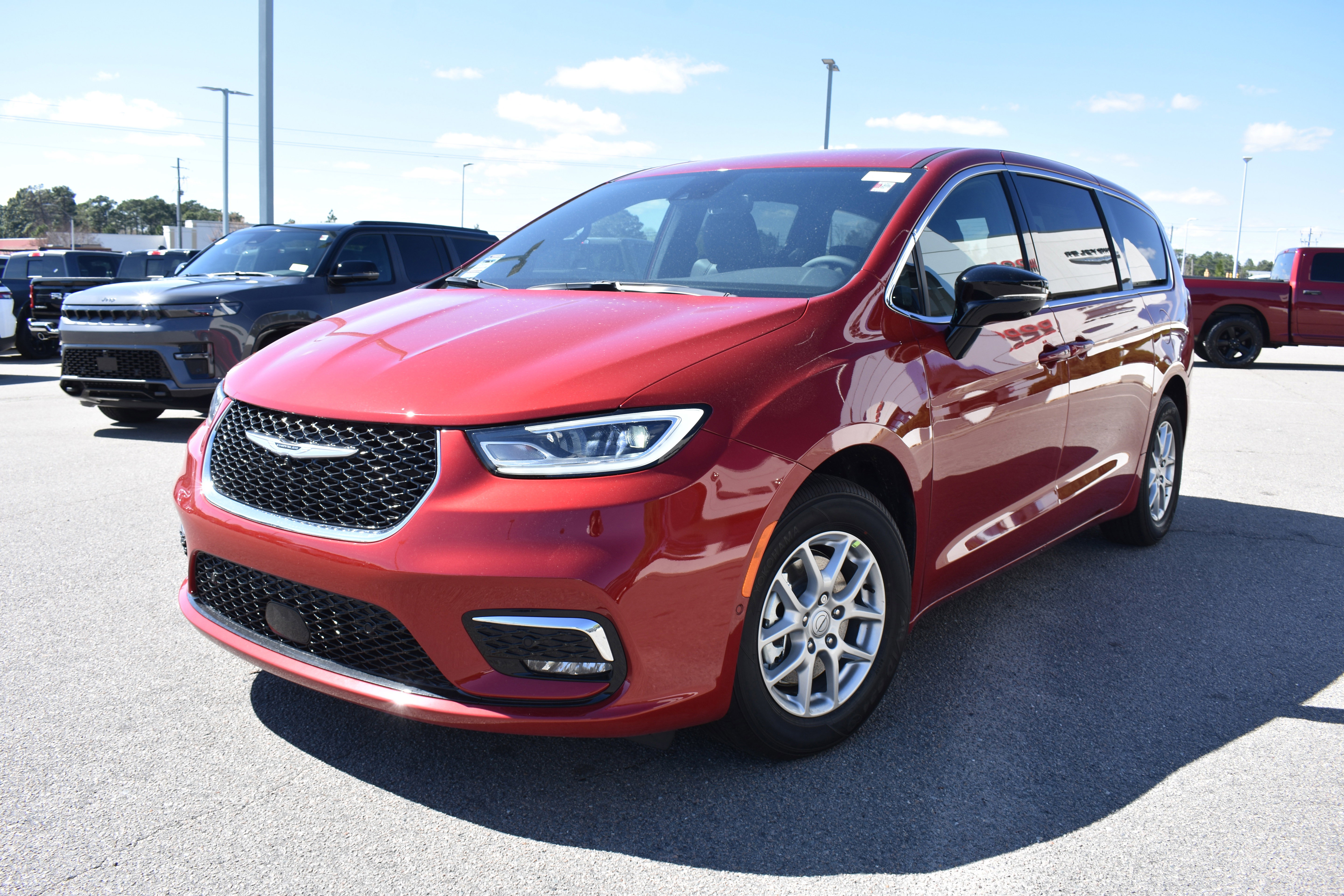 New 2026 Chrysler Pacifica Select FWD image 5