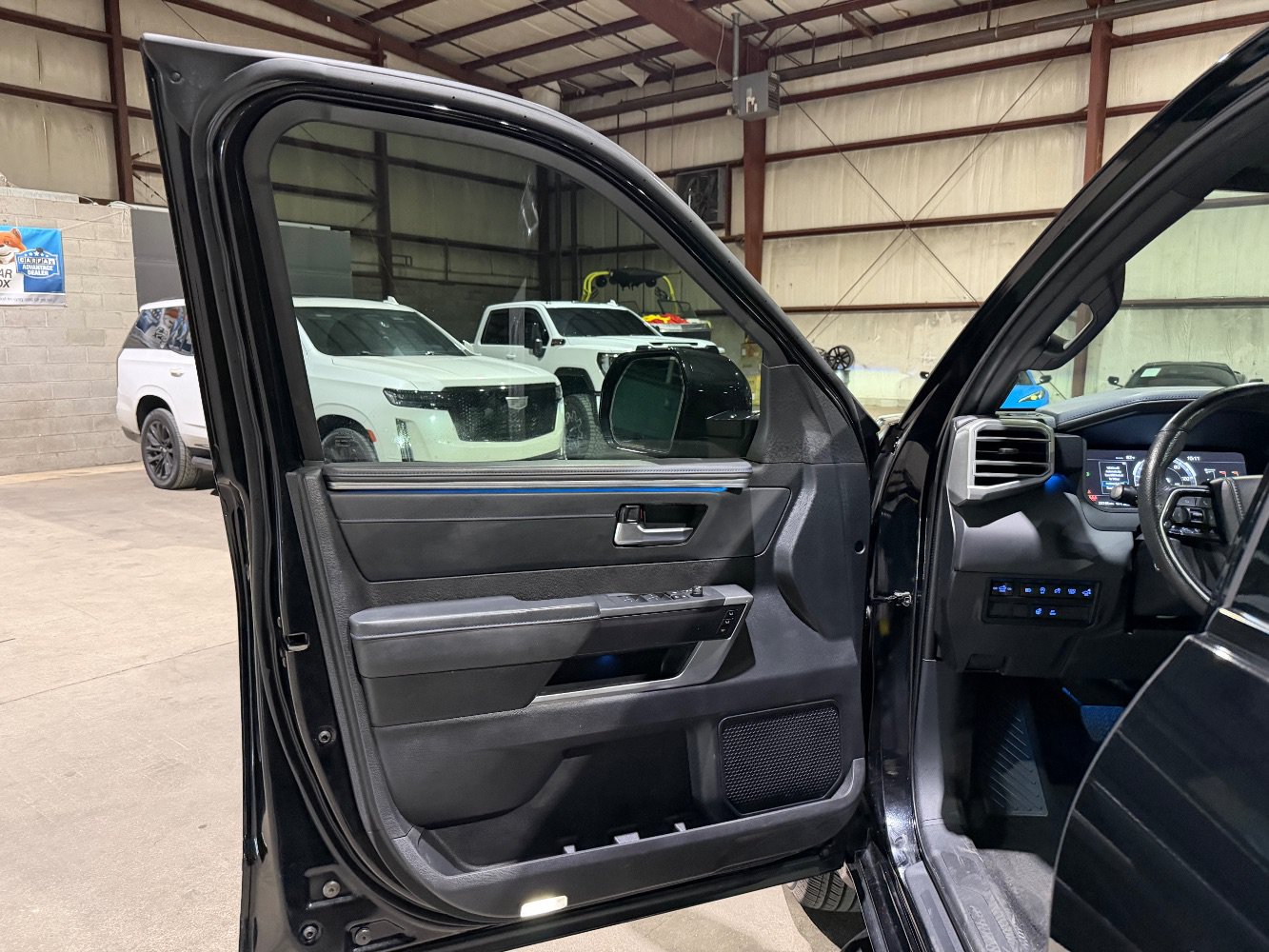 Used 2023 Toyota Tundra Platinum AWD/4WD image 11
