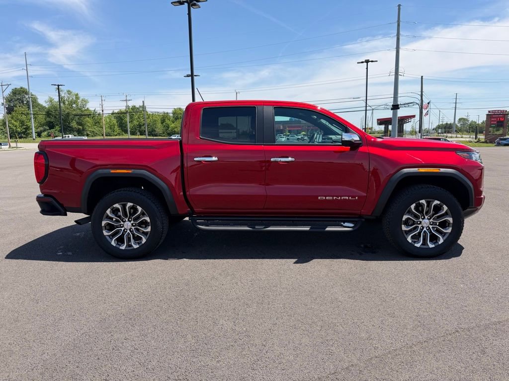 Used 2025 GMC Canyon Denali AWD/4WD image 4