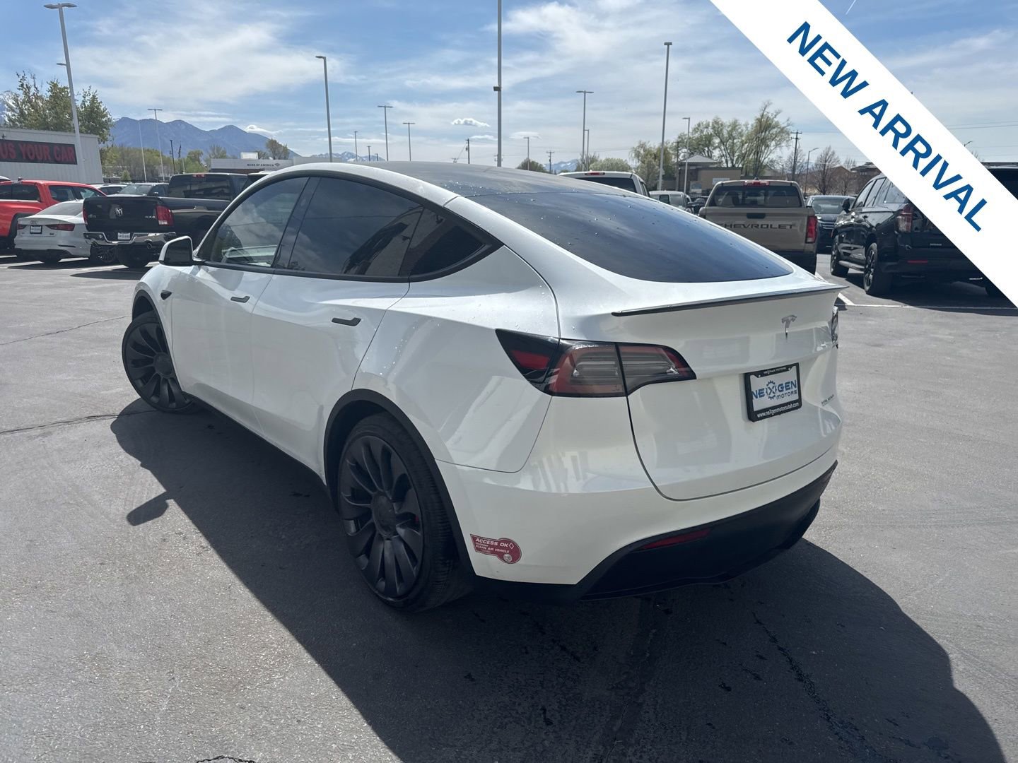 Used 2024 Tesla Model Y Performance image 5