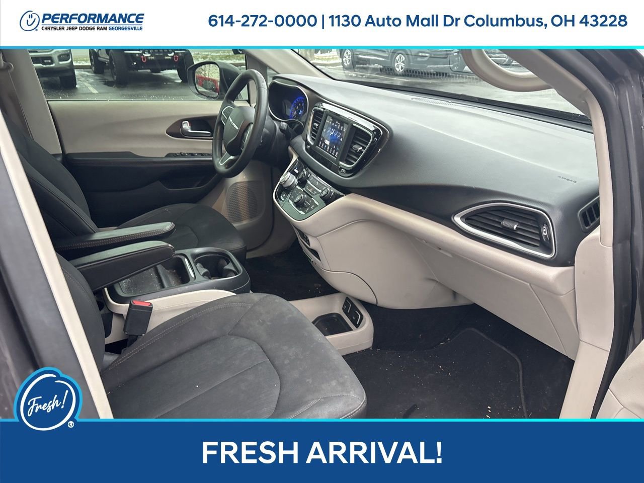 Used 2018 Chrysler Pacifica Touring Plus w/ Tire & Wheel Group image 16