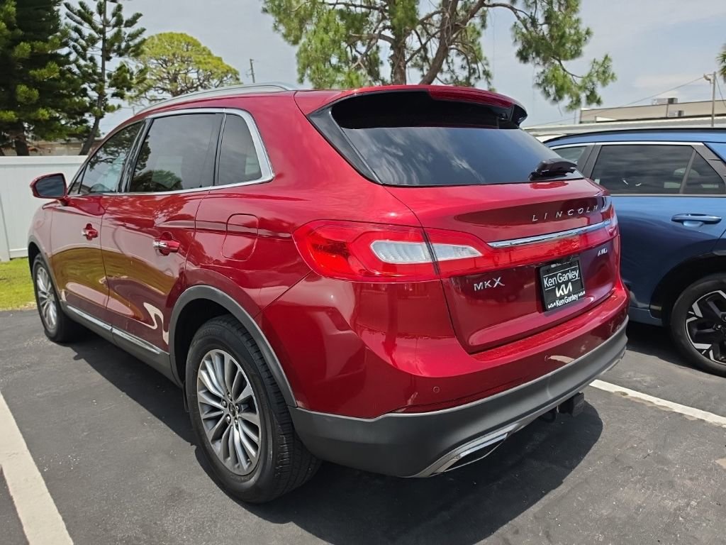 Used 2016 Lincoln MKX Select w/ Select Plus Package AWD/4WD image 7