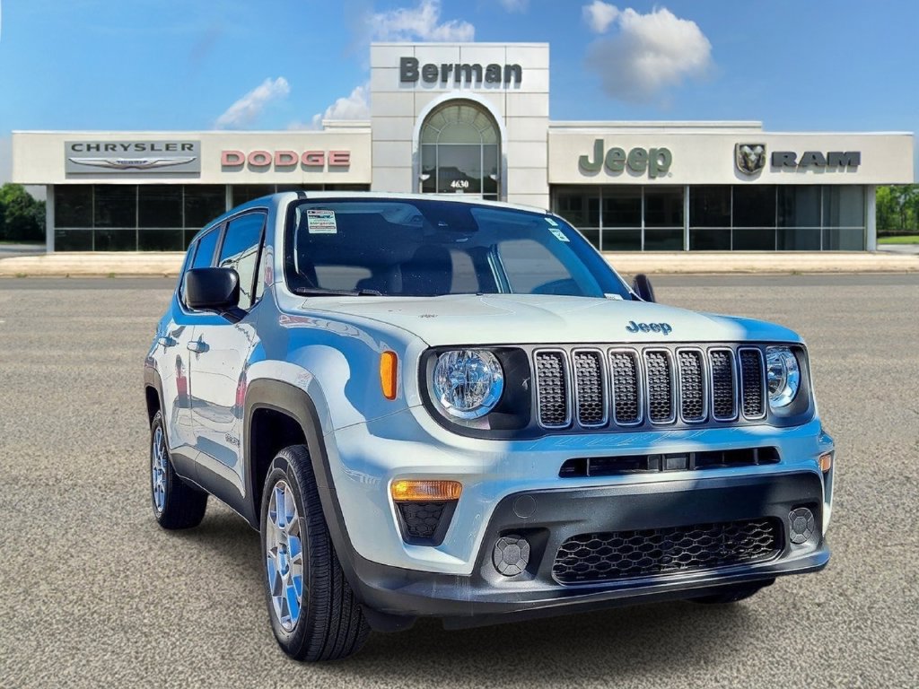 Certified 2023 Jeep Renegade Latitude AWD/4WD image 2