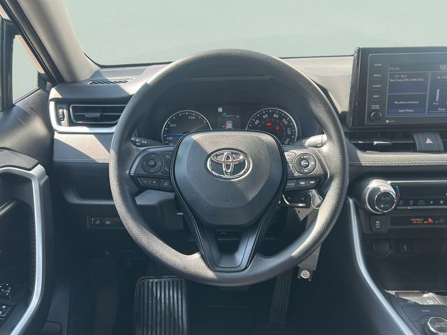 Used 2022 Toyota RAV4 LE image 8