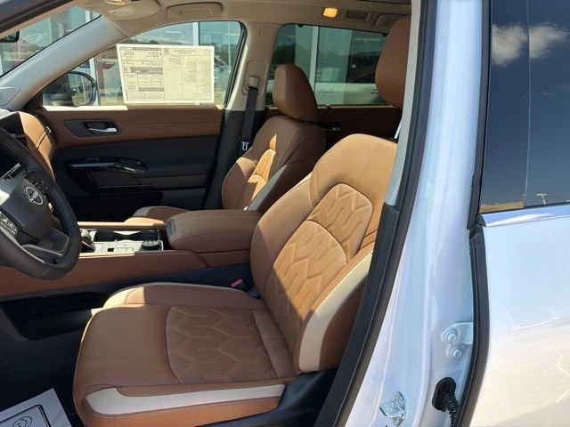 New 2026 Nissan Pathfinder Platinum AWD/4WD image 9