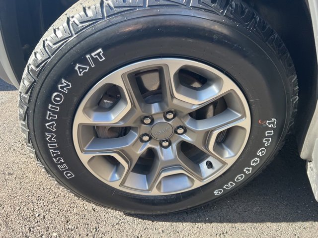 Used 2022 Jeep Cherokee Trailhawk image 7