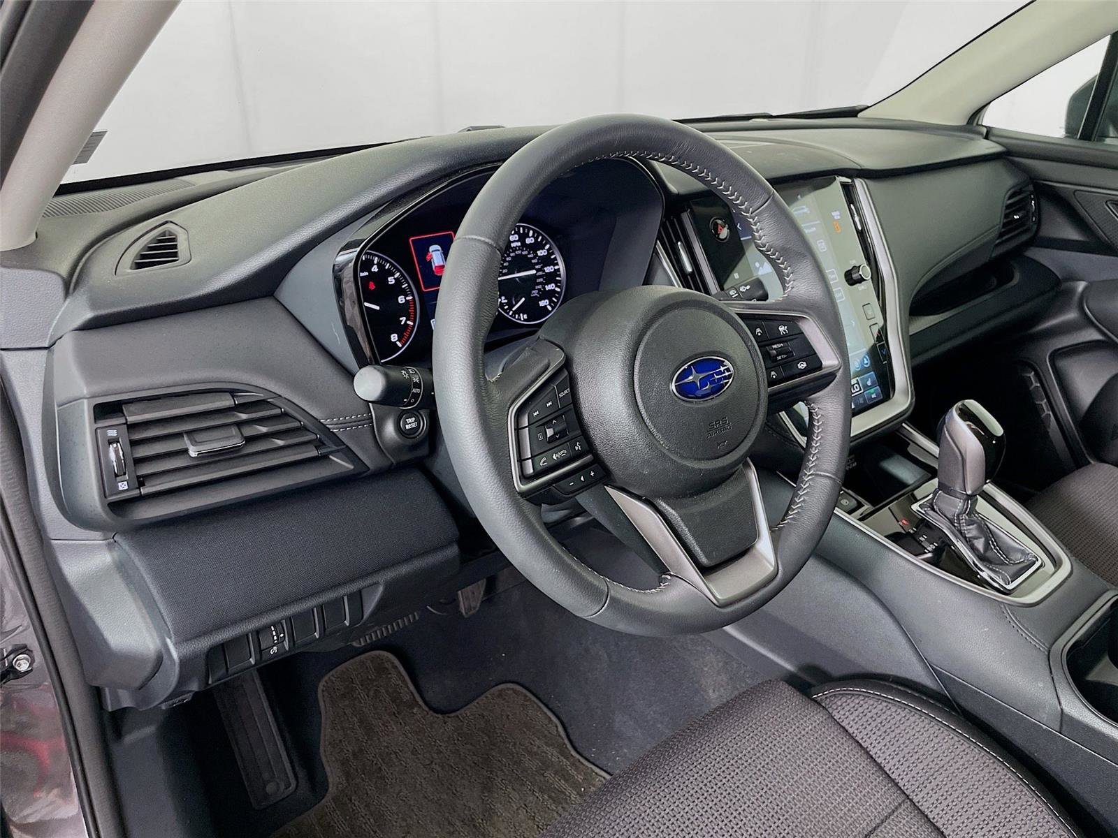 Used 2025 Subaru Outback Premium AWD/4WD image 13