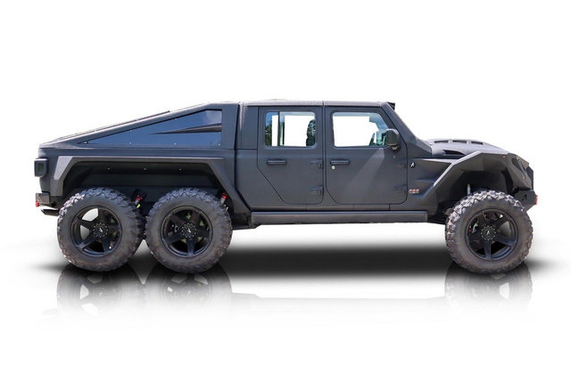 Used 2025 Jeep Gladiator Sport AWD/4WD image 2