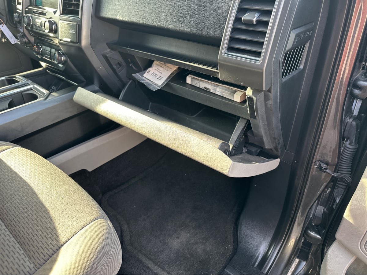 Used 2017 Ford F150 XLT w/ Equipment Group 302A Luxury AWD/4WD image 18
