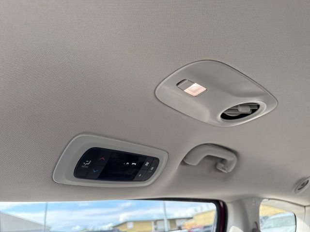 Used 2023 Chrysler Voyager LX FWD image 31