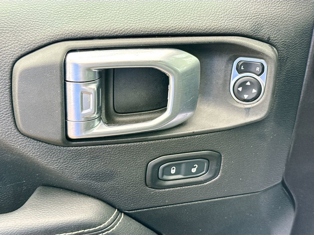 Used 2023 Jeep Wrangler Unlimited Sahara w/ Cold Weather Group image 19