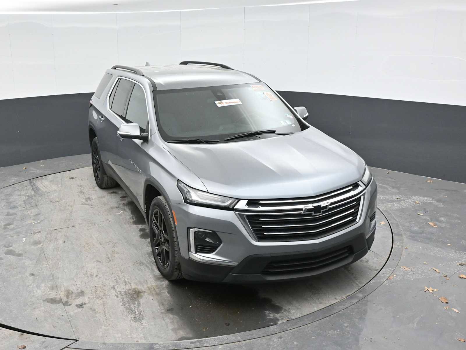 Used 2023 Chevrolet Traverse LT FWD image 17